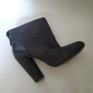 No. 704b. Erin black heel ankle boot size 37 EU/7 US